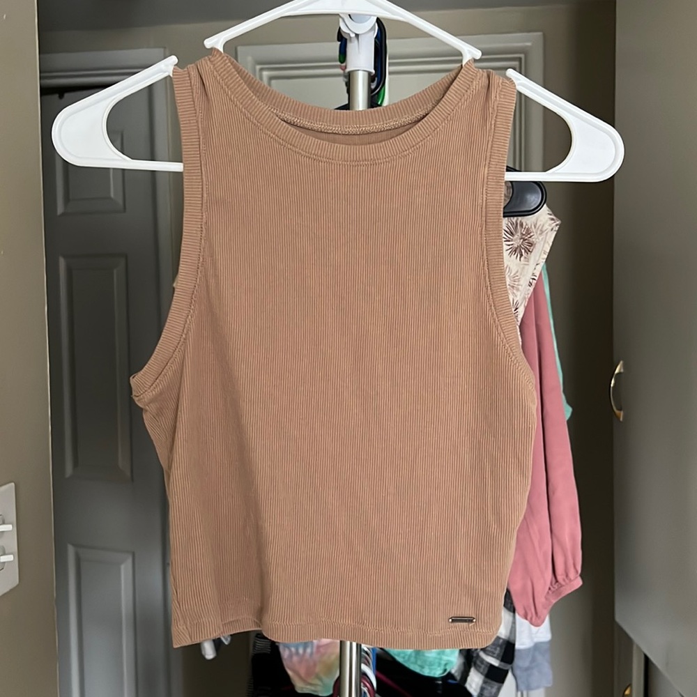 Brown HOLLISTER Ribbed Cropped Tank Top — M